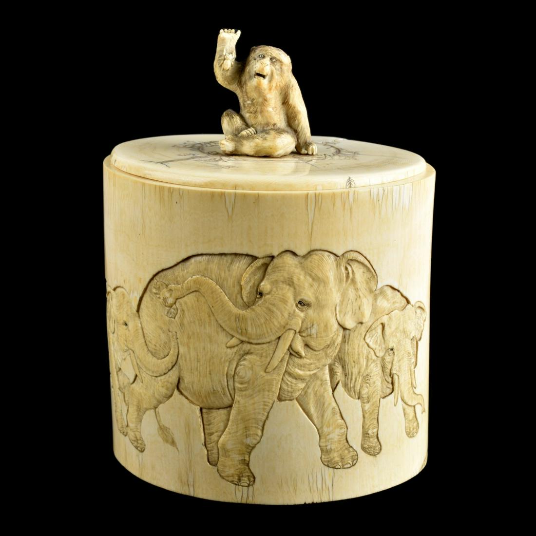 Antique Japanese Polychrome Covered Box (1 of 6)