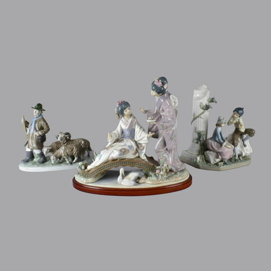 Figurines & Miniatures