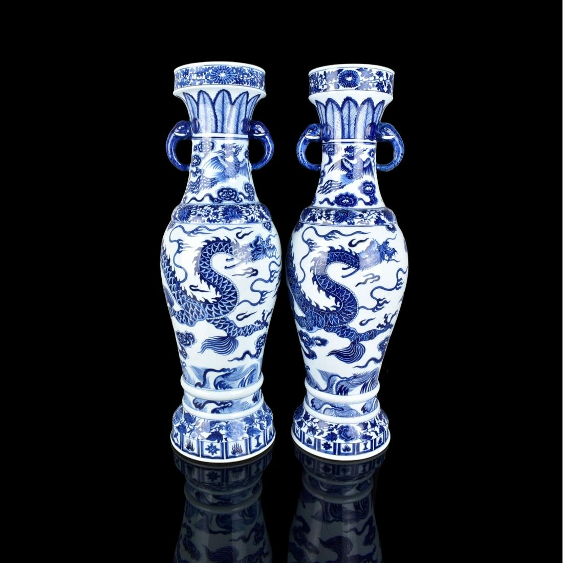 Two Large Chinese Porcelain Vases (1 of 6)