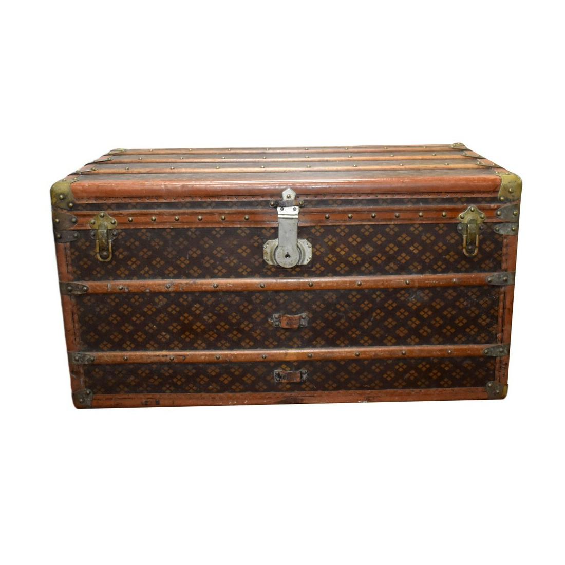 Aux Etats Unis Steamer Trunk (1 of 4)
