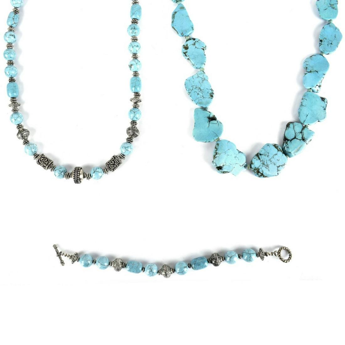 Three Pieces Turquoise Beaded Jewelry Items (1 of 1)