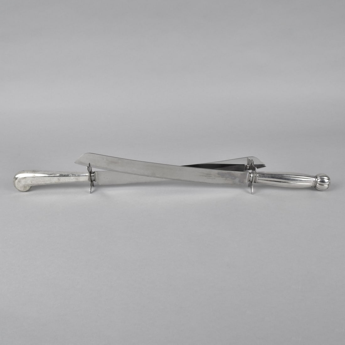 International Silver Co. Oversized Knives (1 of 6)