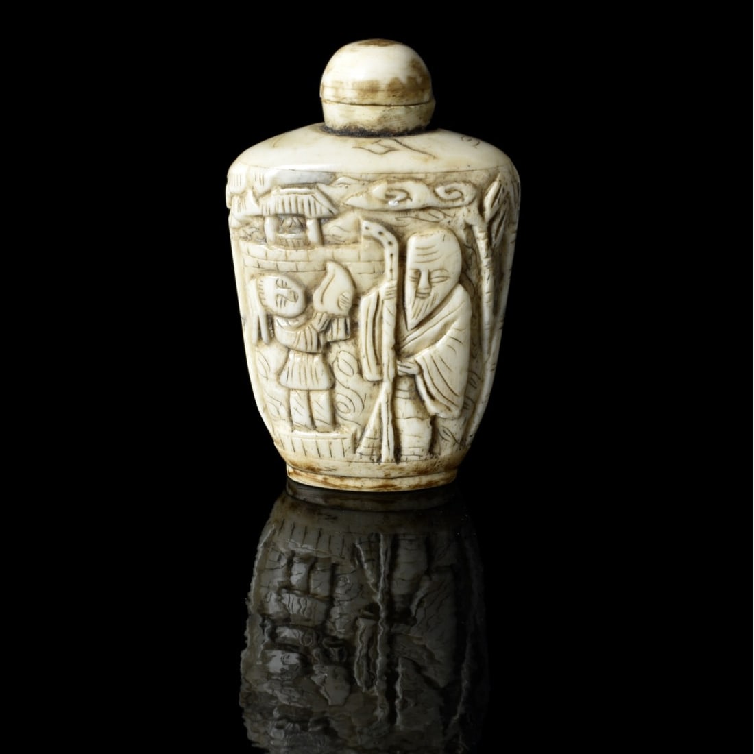Chinese Carved Snuff Bottle (1 of 5)