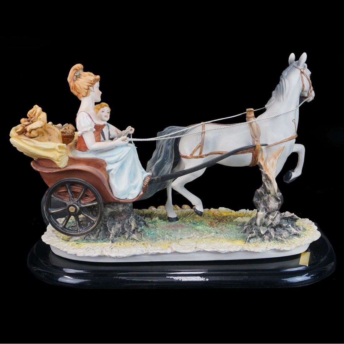 Capodimonte Figurine Camelot (1 of 5)