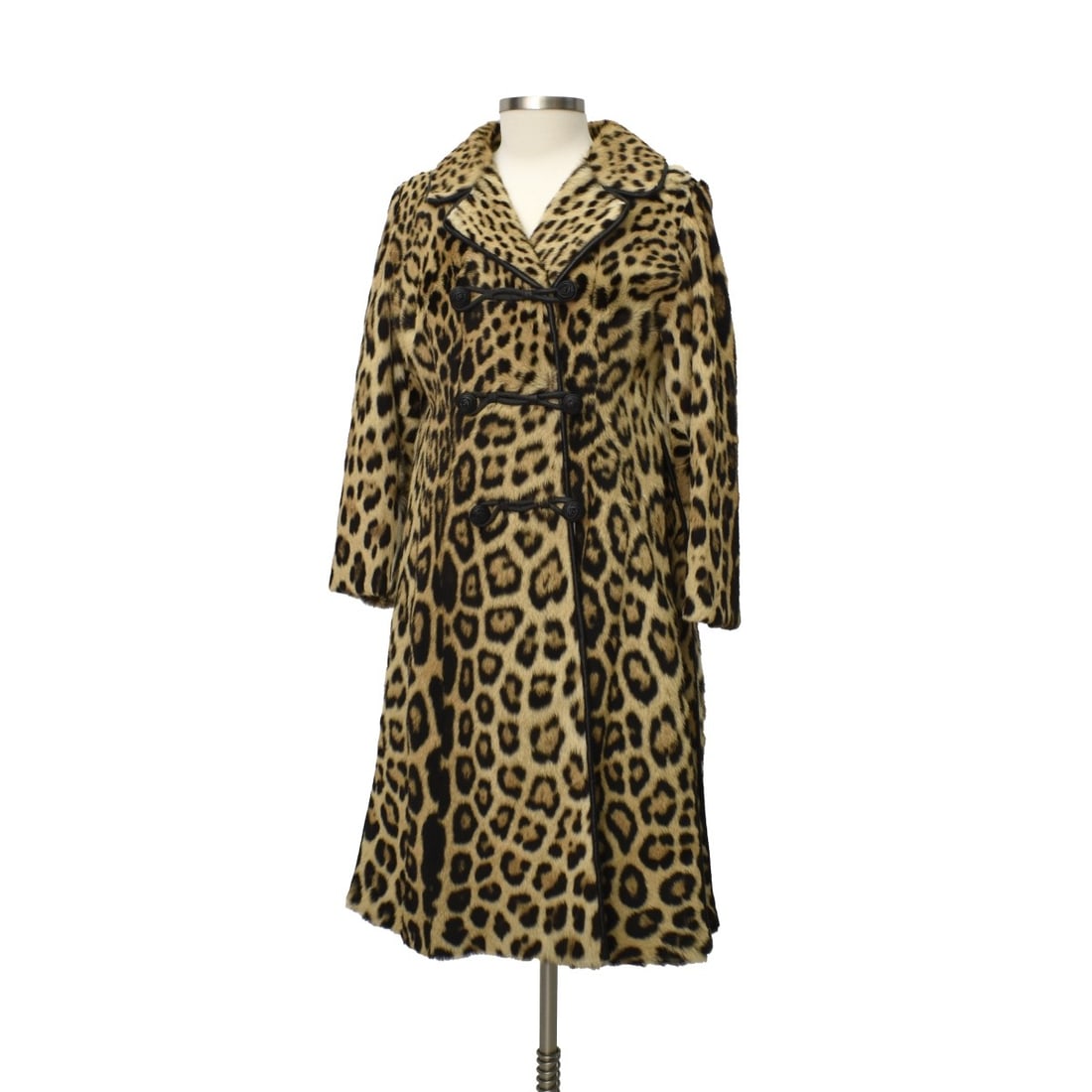 Phenomenal Leopard Coat (1 of 7)
