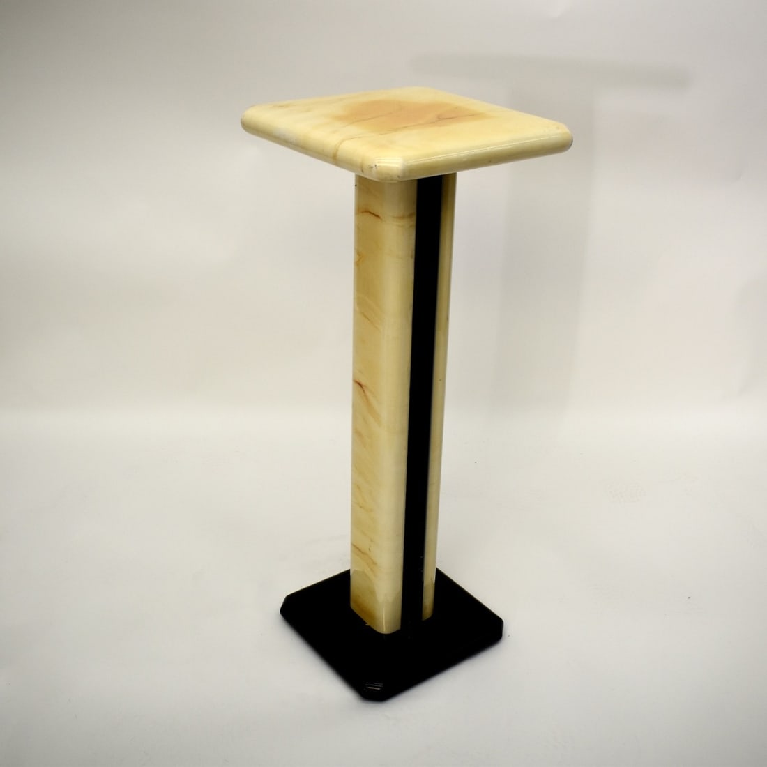 Acrylic Column Pedistal (1 of 4)