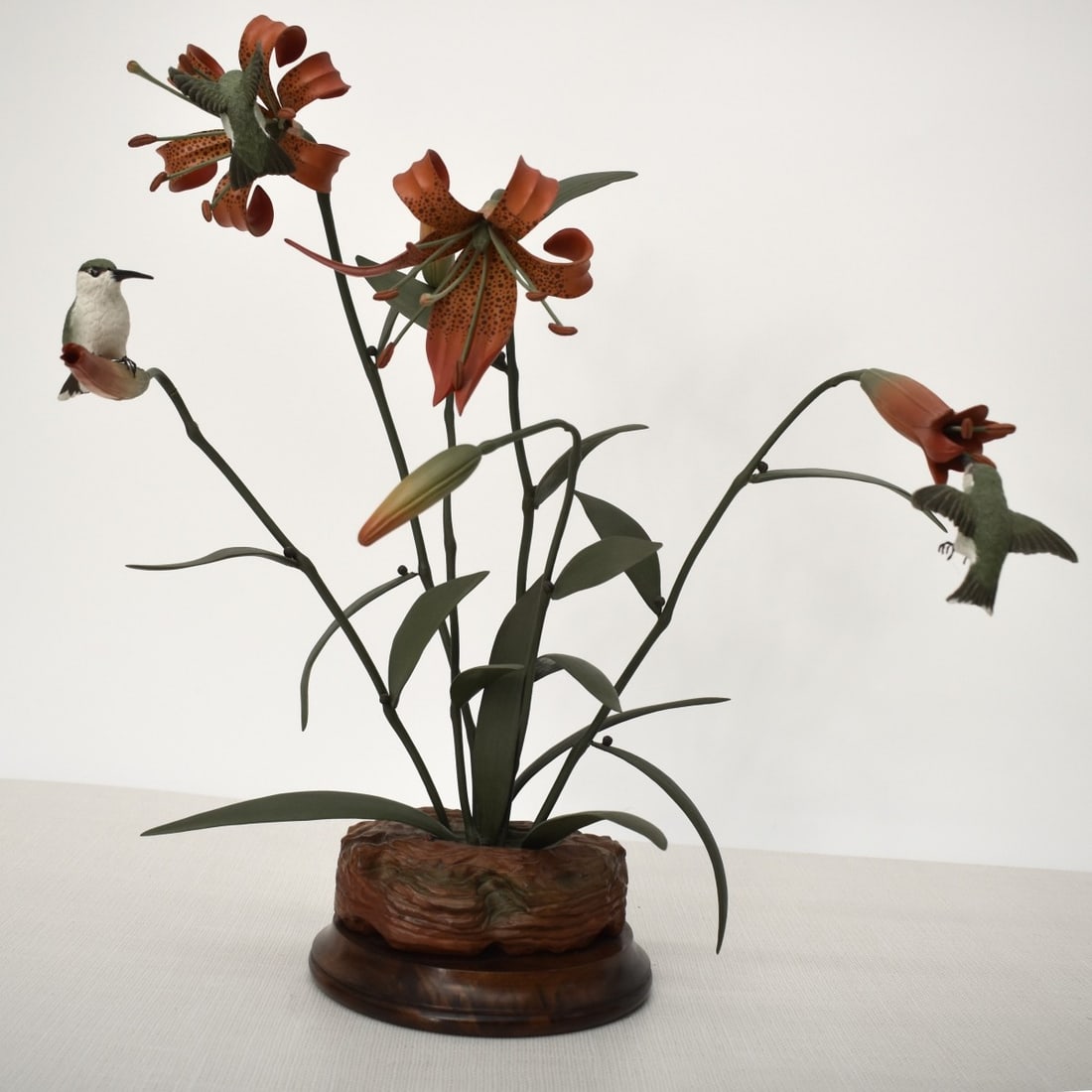 Hummingbird Lily Sculpture (1 of 6)