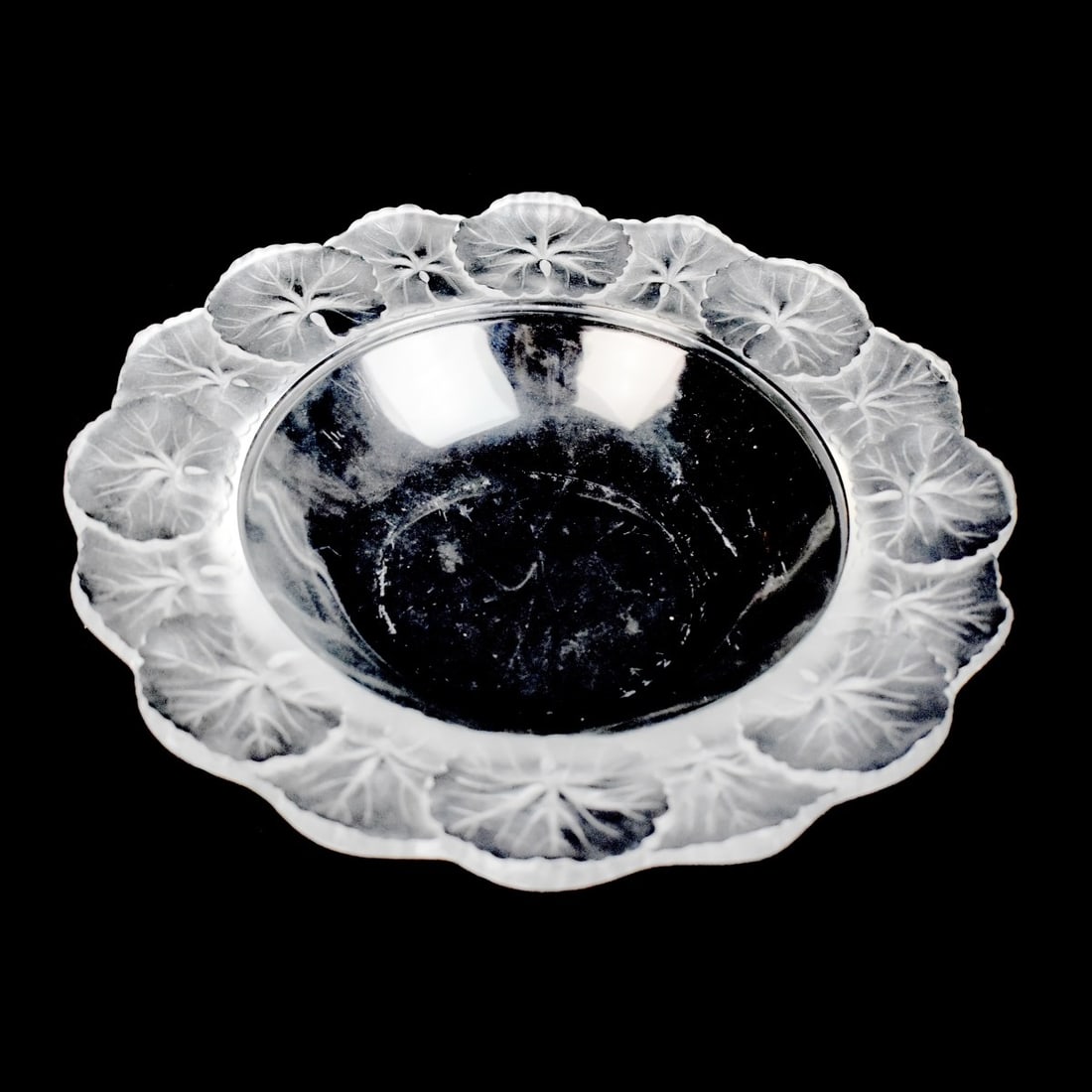 Lalique "Honfleur" Crystal Bowl (1 of 5)