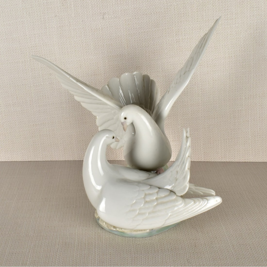 Lladro Figurine of Doves (1 of 5)