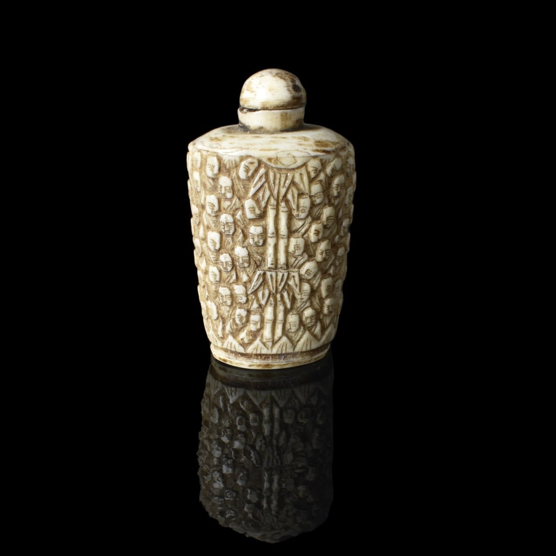 Japanese Carved Snuff Bottle (1 of 4)