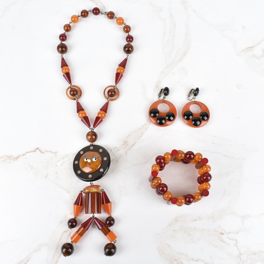 Vintage Bakelite Jewelry Suite (1 of 1)