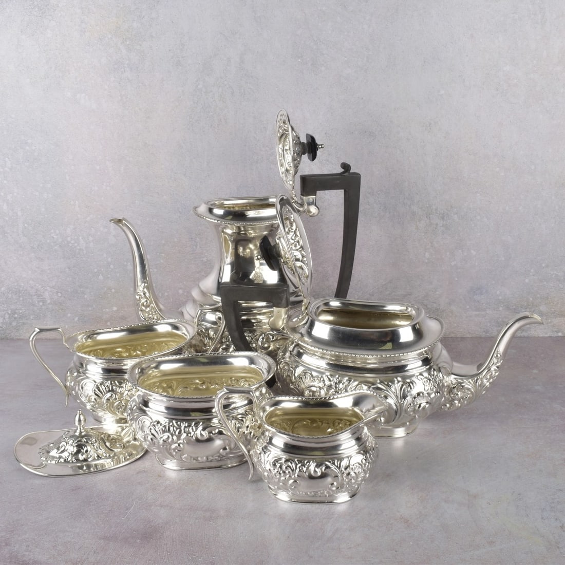 Wallace Silver Plate Coffee/Tea Service (1 of 8)