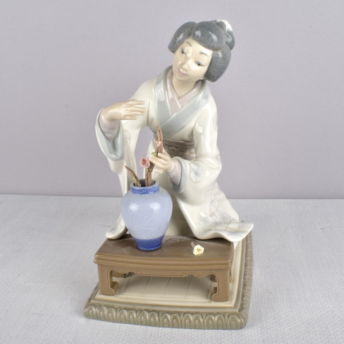 Lladro Glazed Porcelain Figurine (1 of 5)