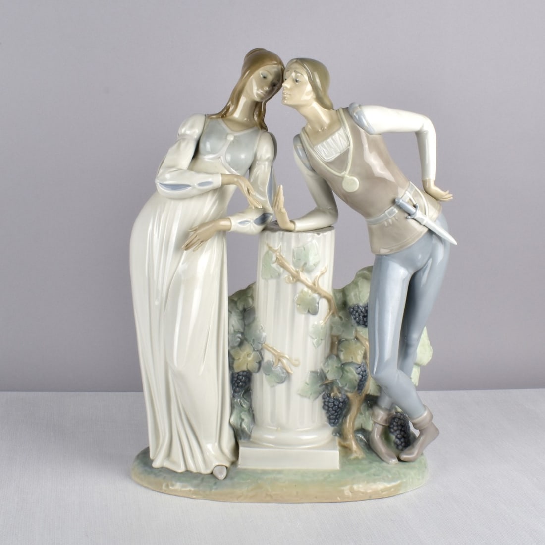 A Large Lladro Glazed Porcelain Figurine (1 of 7)