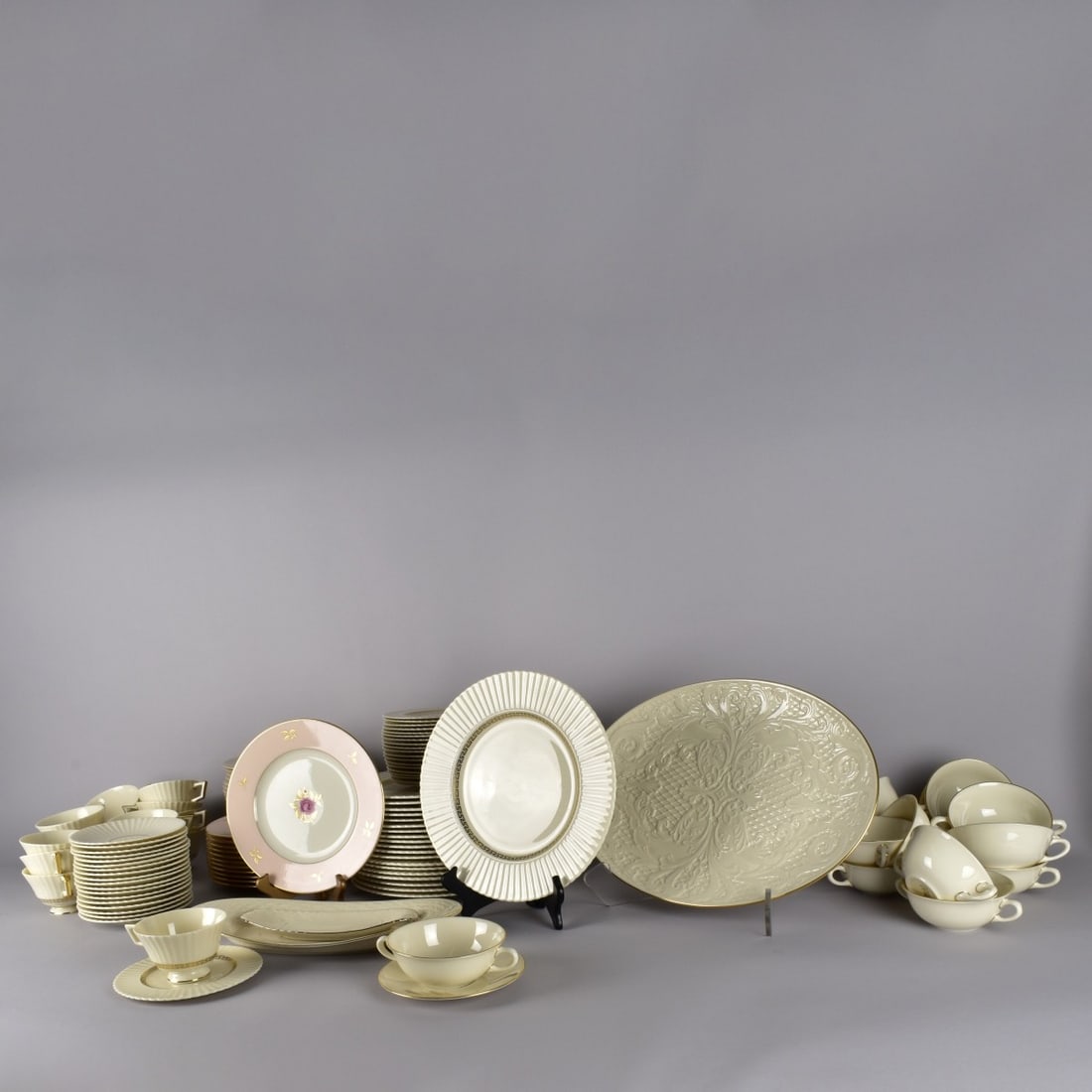 115 pcs Lenox China Assorted Sets (1 of 9)