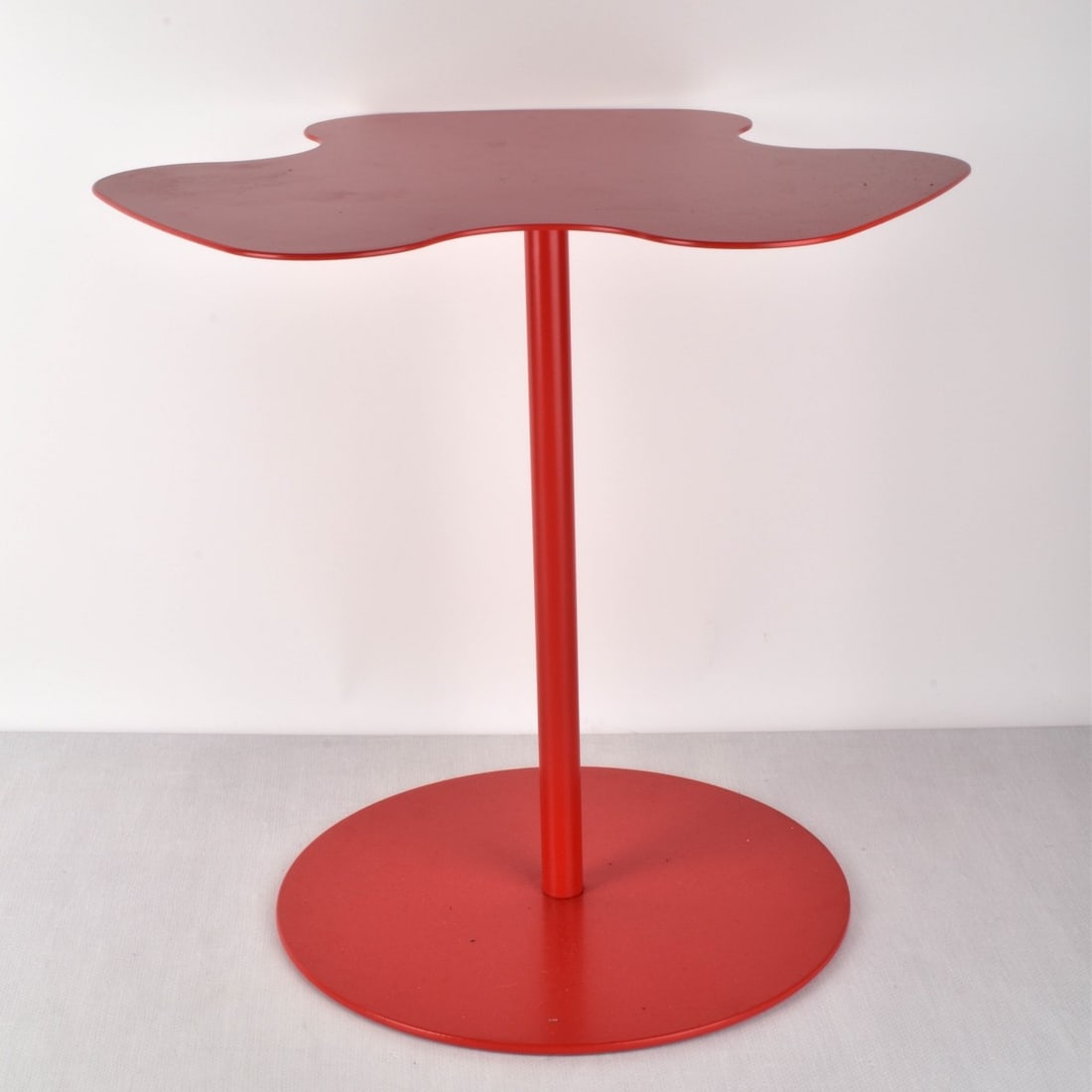 Petta Accent Table in Red (1 of 4)