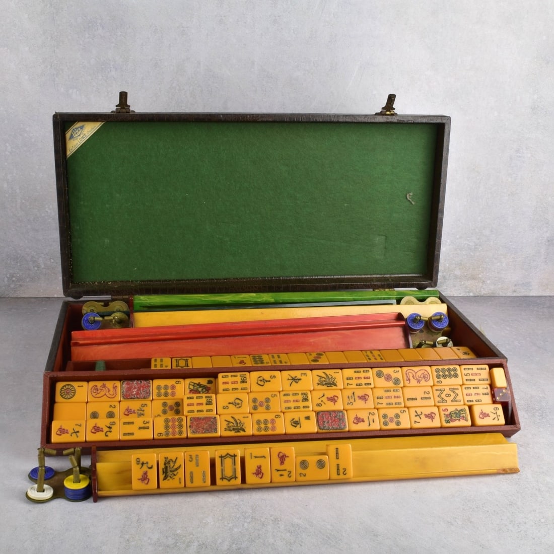 Vintage Chinese Mahjong Set (1 of 6)