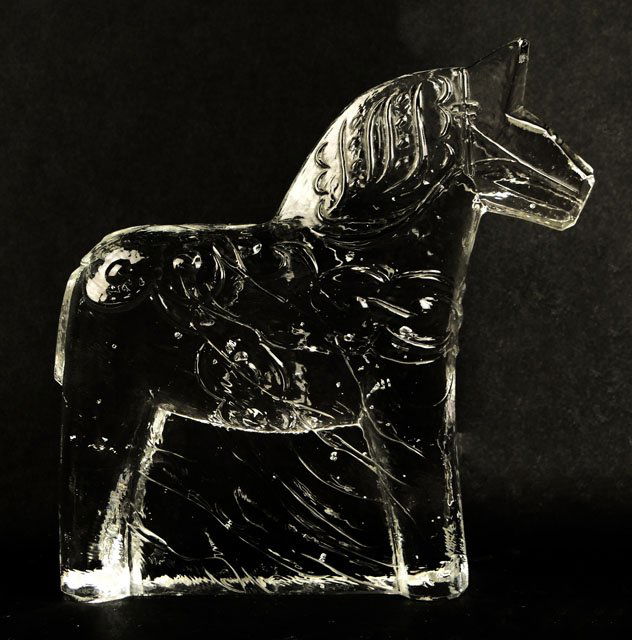 20th Century Swedish Christer Sjogren Lindshammer: 20th Century Swedish Christer Sjogren Lindshammer Clear Crystal Art Glass. Signed Under Base. Good to Very Good Condition. Measures 6 Inches Tall and 6-1/4 Inches Long. Shipping $35.00