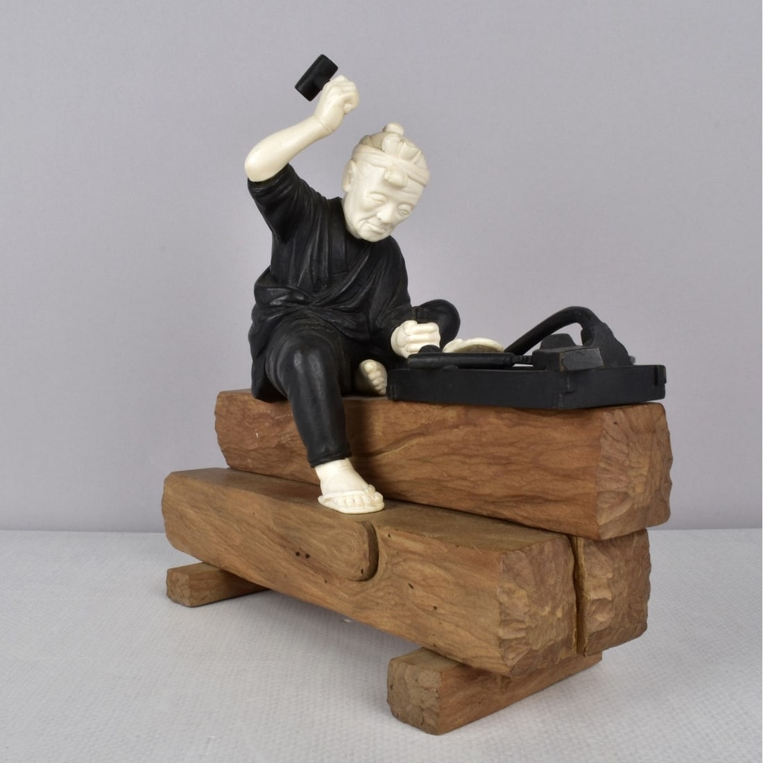 Antique Japanese Figure of a Cobbler (1 of 6)