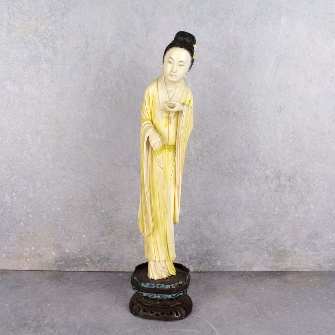 Antique Japanese Carved Figure of a Woman (1 of 6)