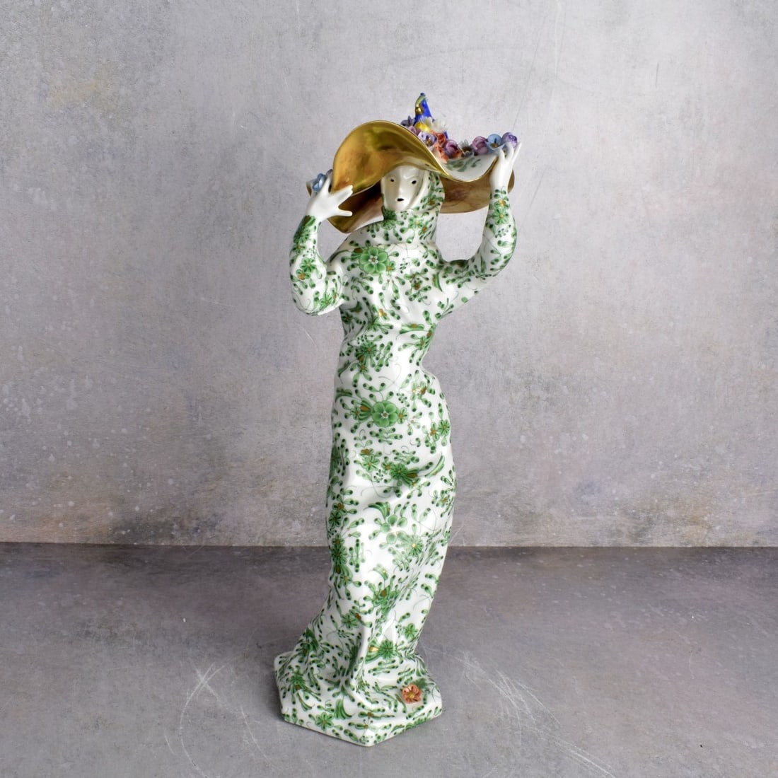 Herend Hungary "Carnival Lady with Hat" (1 of 7)