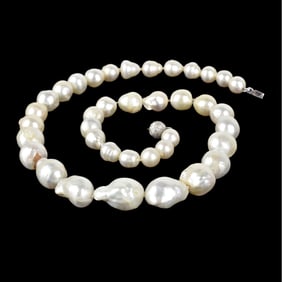 Baroque Pearl Necklace