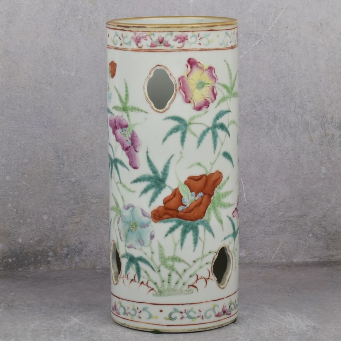 Vintage Chinese Famille Rose Hat Stand (1 of 7)