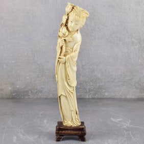 Antique Japanese Carved Figure of a Beauty
