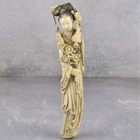 Antique Japanese Carved Figure of a Beauty