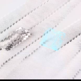 28.34 Carat Aquamarine: Approx. 28.34 Carat Square Cut Natural Aquamarine. Aquamarine with good color and clarity, measures 18.5 x 18.5 x11mm. Condition: Very good condition. For additional information and/or WhatsApp video