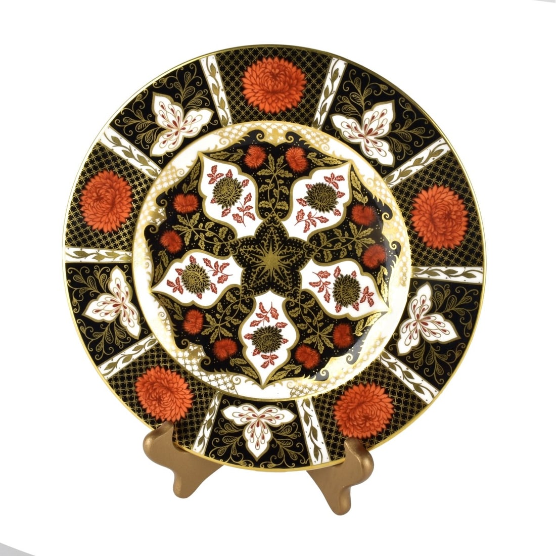 Vintage Tiffany & Co for Abbeydale Plate: Vintage Tiffany & Co for Abbeydale "Chrysanthemum" Porcelain Plate. Makers marked Tiffany & Co New York on the base. Measures 9-3/8" diam. Kodner Galleries offers phone and absentee bidding at a low,