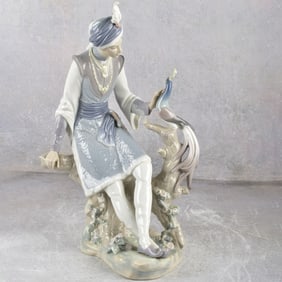 Lladro Spain Gloss Porcelain Sculpture