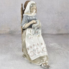 Lladro Spain Gloss Porcelain Sculpture