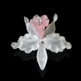 Quartz, Diamond and 18K Brooch