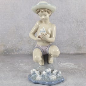 Lladro Gloss Porcelain Sculpture