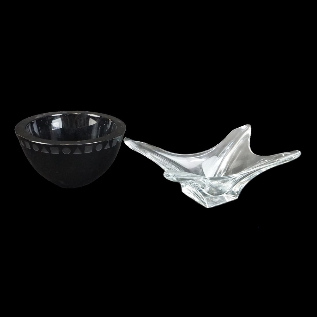 Sasaki Ward Bennett and Cofrac: Vintage Sasaki Ward Bennett Geometric Black Crystal Bowl along with a Vintage Cofrac Free Form Crystal Centerpiece Dish. Each appropriately signed. Bowl measures 4-3/4" x 8-3/4". Dish measures 4-1/2"