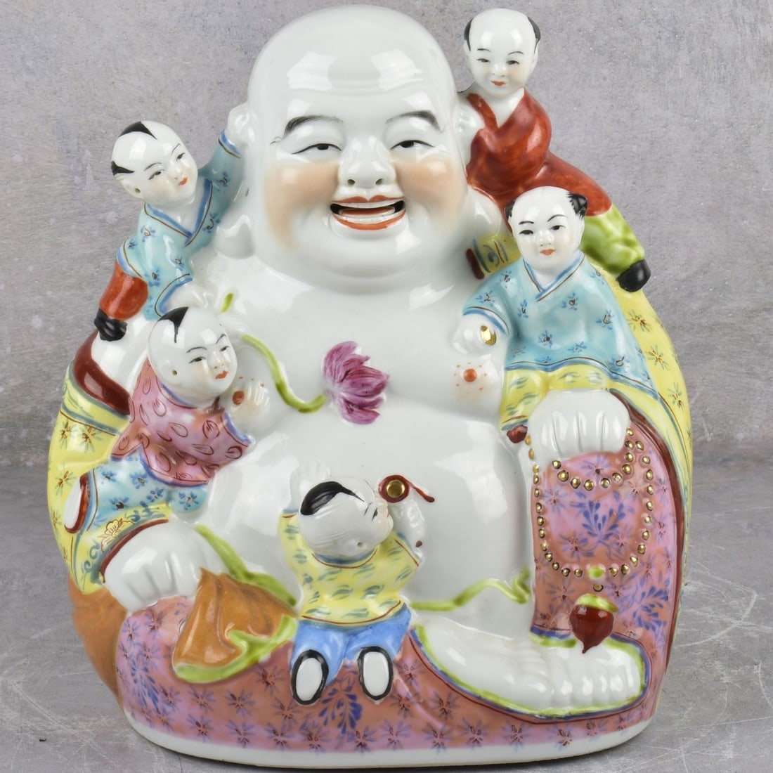 Vintage Chinese Famille Rose Buddah (1 of 8)