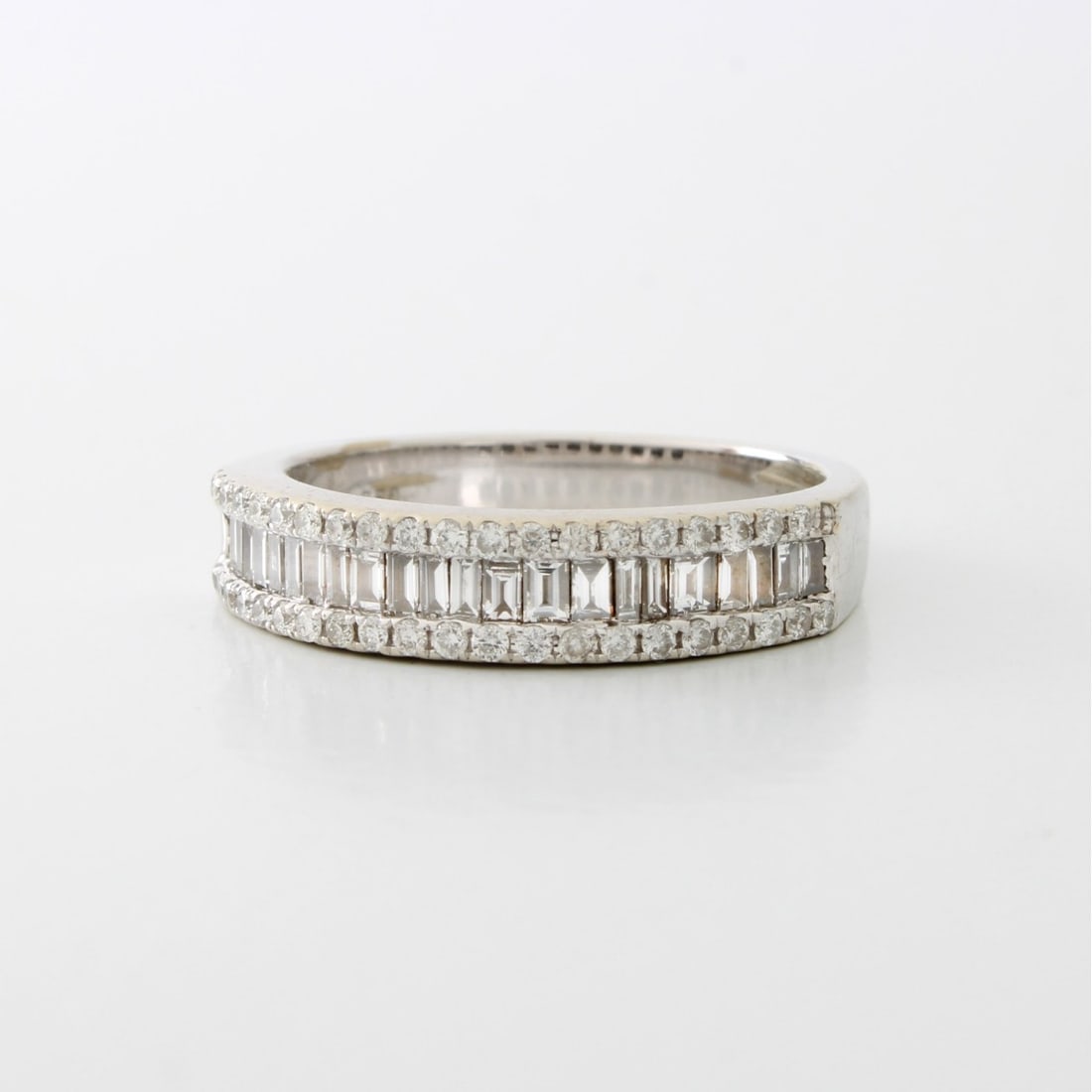 Diamond and 18K Ring - 3