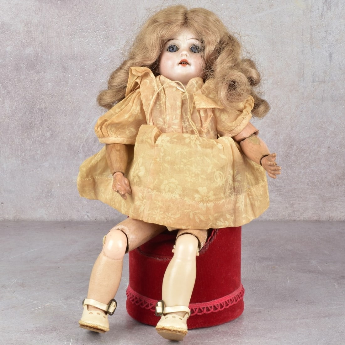 Antique Shirley Temple Doll (1 of 7)