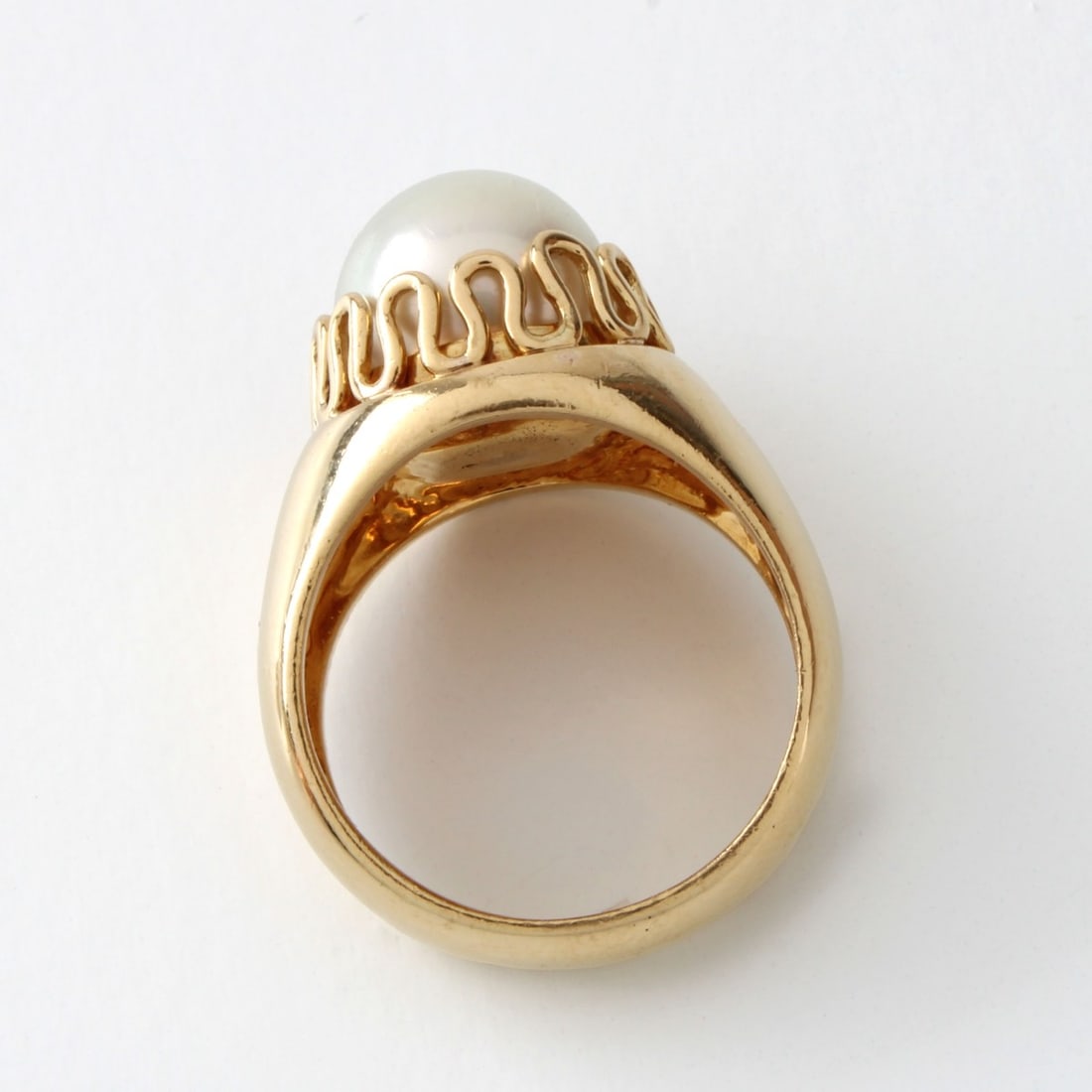 Pearl and 18K Ring - 5