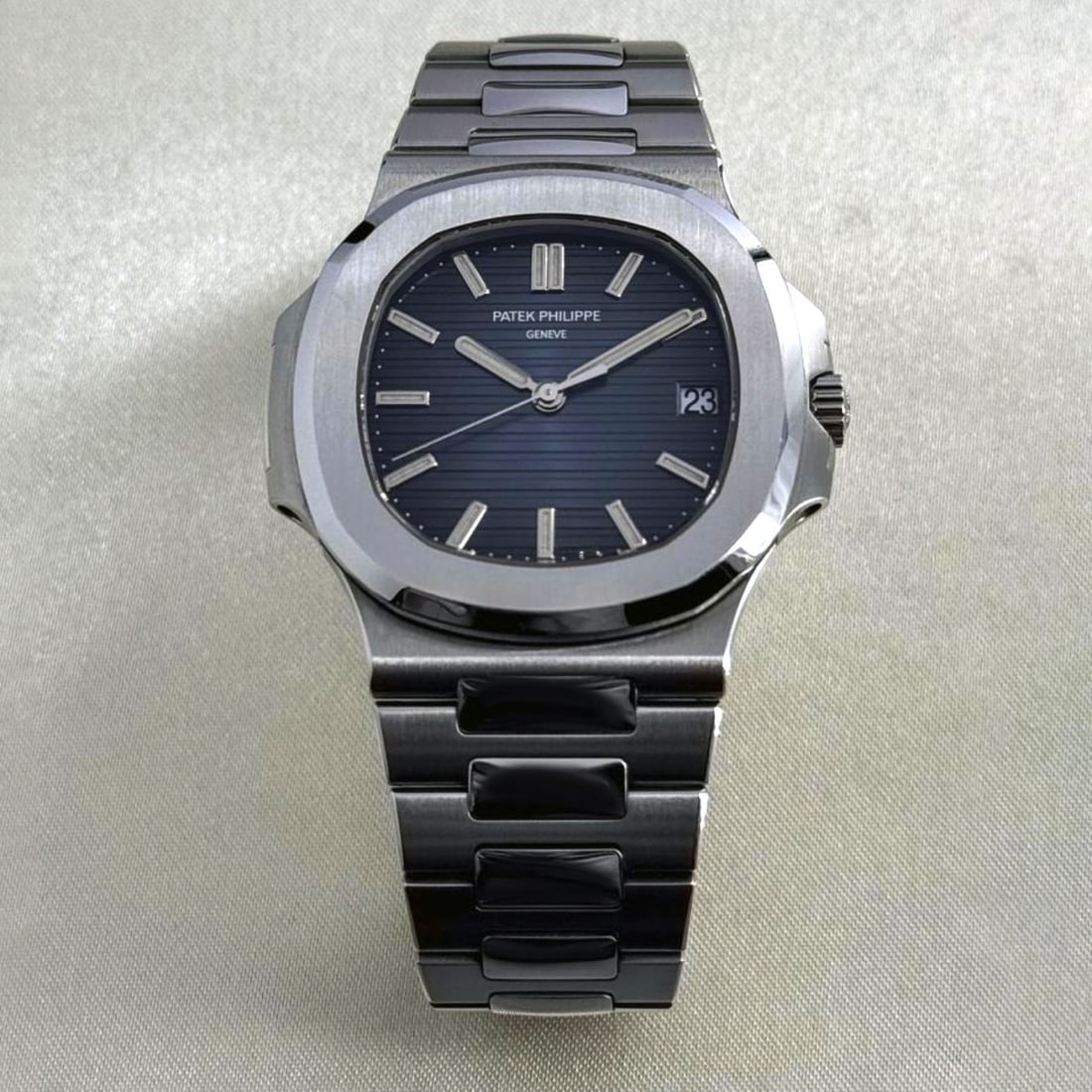 Patek Philippe 5711/1A - 2