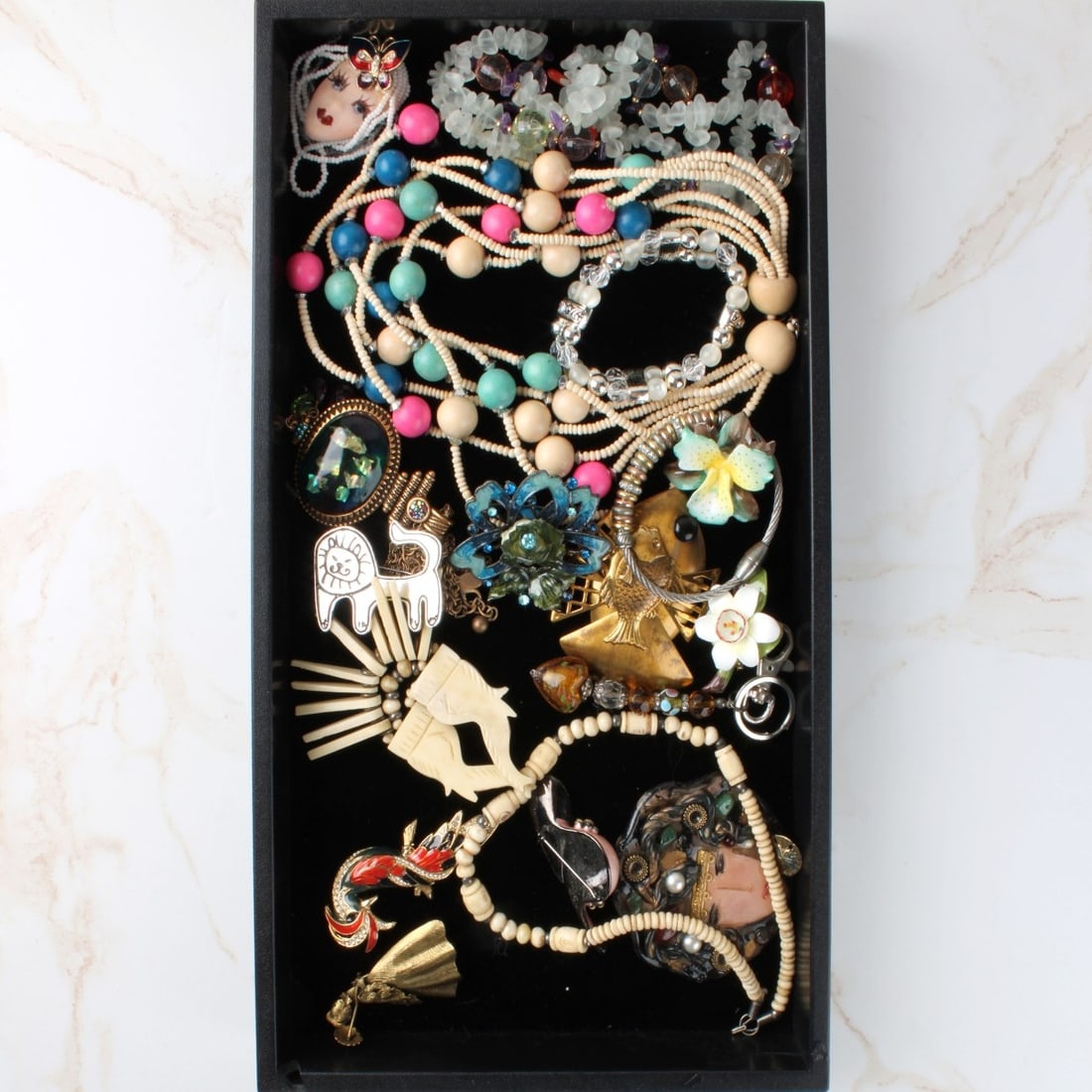 Tray Lot of Fashion Jewelry (1 of 4)