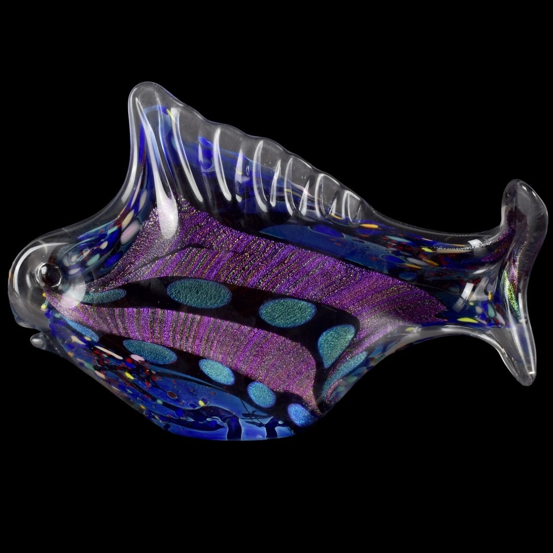 Vintage Murano Glass Fish Sculpture: Vintage Murano Studio Art Glass Fish Sculpture. Measures: 7" high, 10-1/2" long, 2" deep. Kodner Galleries offers phone and absentee bidding at a low, flat 21% buyer’s premium without surcharge or