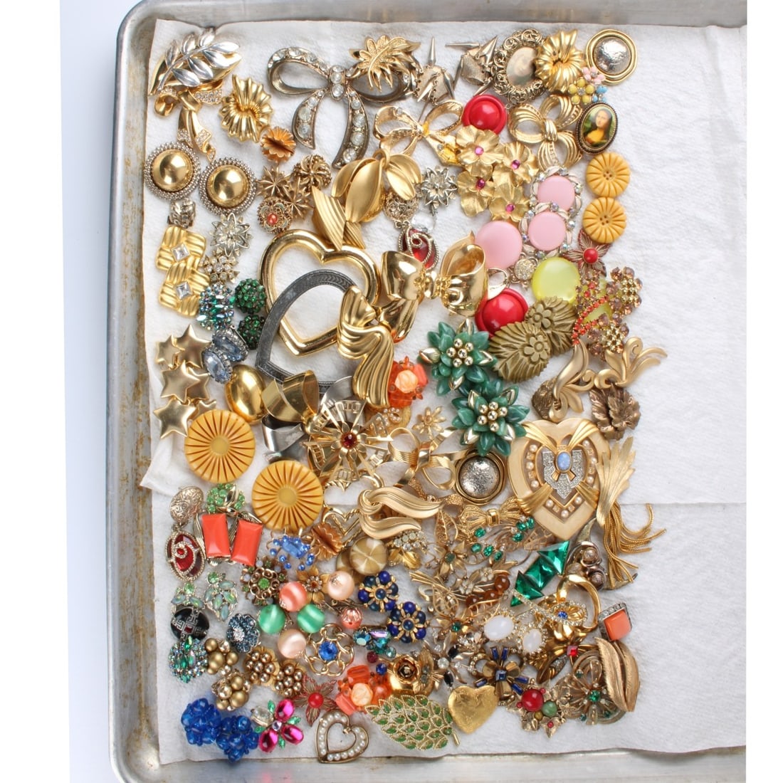 Tray Lot of Costume Jewelry Parts (1 of 3)