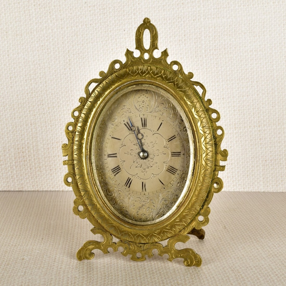 Victorian Style Brass Strut Clock (1 of 8)