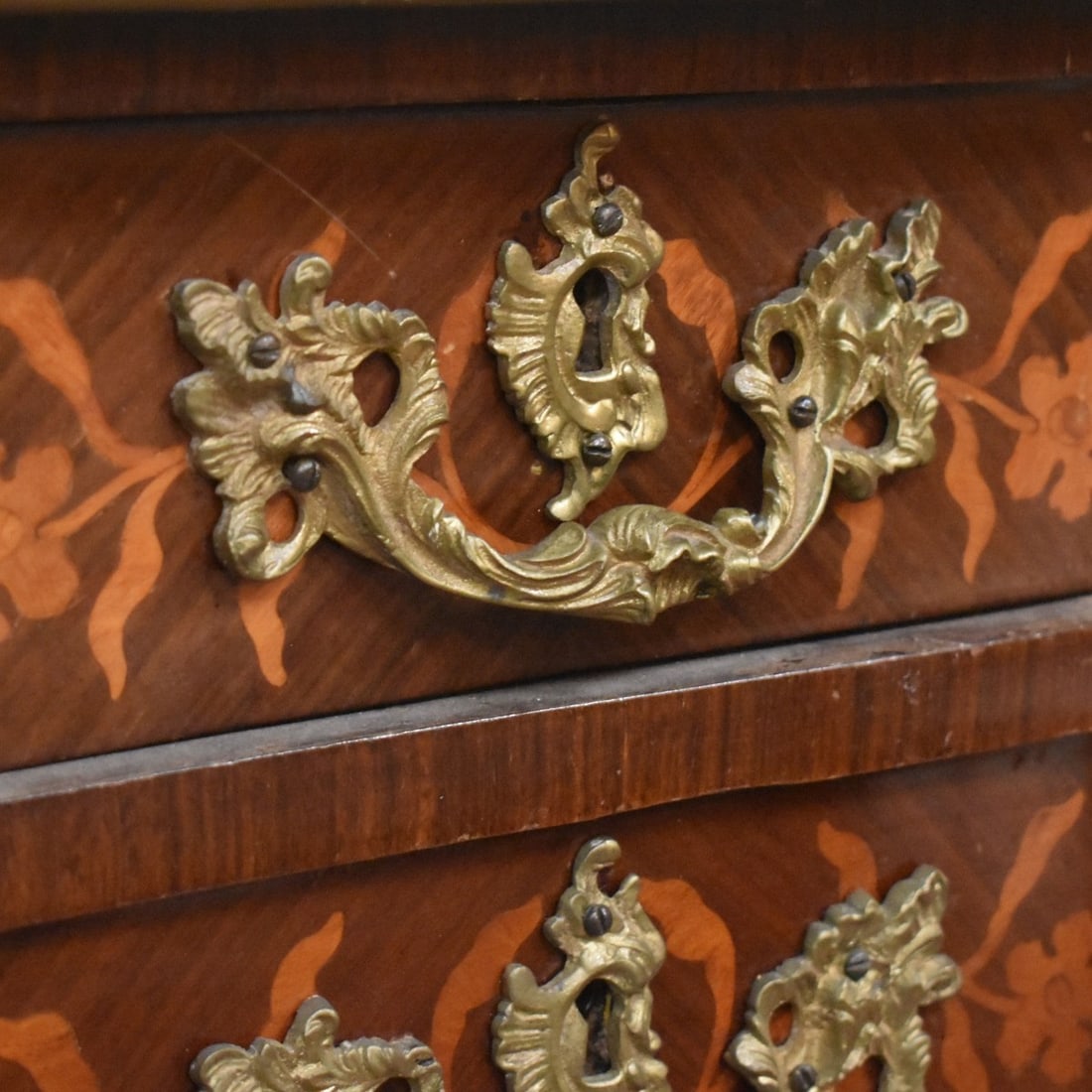Louis XV Style Bronze Mounted Bureau Plat - 9