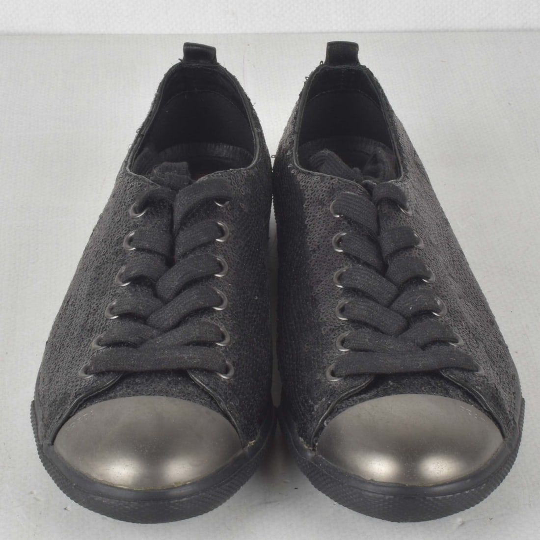 Womens Prada Black Leather Sneakers: Womens Prada Black Leather Sneakers. Eu size. 39-1/2. Kodner Galleries offers phone and absentee bidding at a low, flat 21% buyer’s premium without surcharge or hidden fees. For information, please