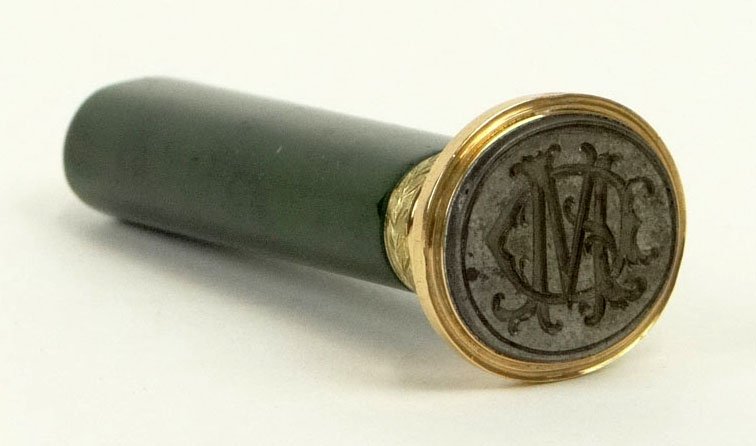 20th Century Russian Two-Tone 14 Karat Yellow Gold and: 20th Century Russian Two-Tone 14 Karat Yellow Gold and Nephrite Jade Seal. Possibly Fabergé. Signed with 56 Gold Hallmark and Two (2) Cyrillic Character Maker's Marks Together with Head Facing Right 