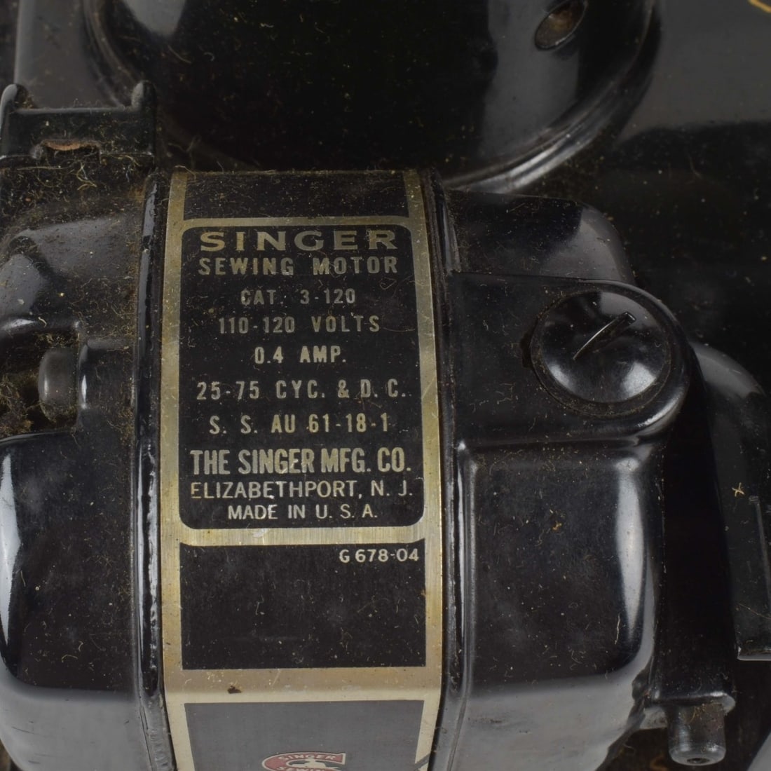 Singer Sewing Machine - 4