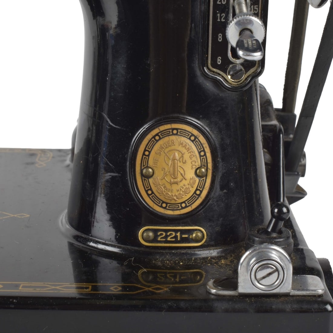 Singer Sewing Machine - 6